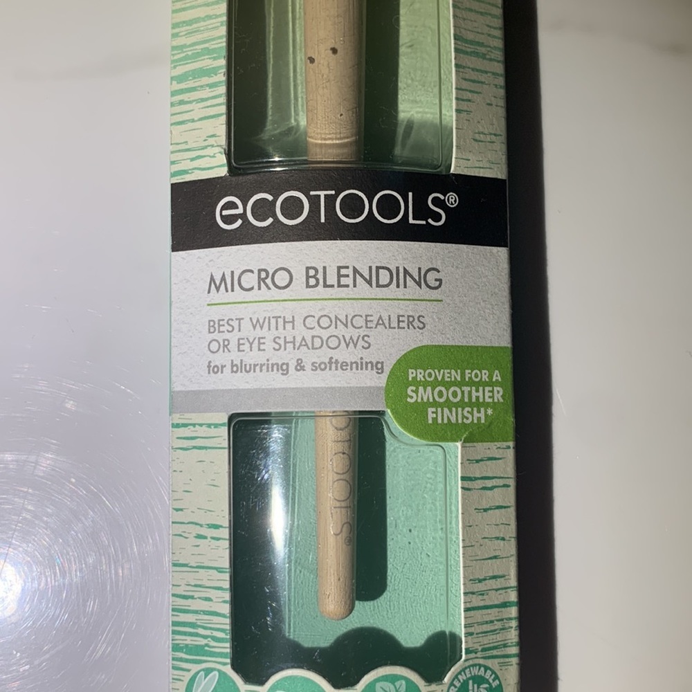 ๐๐EcoTools Micro Blending Makeup Brush - NWT๐๐ - Picture 2 of 6
